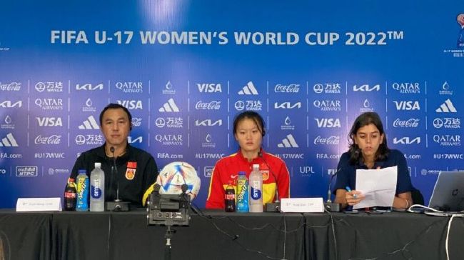 成人电影面试场来女儿的朋友