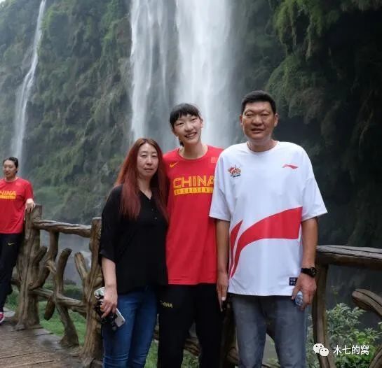 美女张腿男人桶