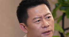 西装gay老板办公室激情视频